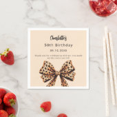 Serviette En Papier Bow empreinte de léopard beige beige Anniversaire (En situation)