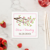 Serviette En Papier Branche avec fleurs de cerisier rose mariage de pr (En situation)