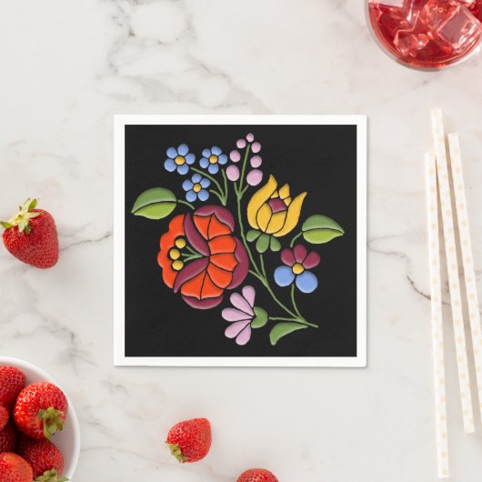 Serviette En Papier Broderie Kalocsa - Motif d'art populaire hongrois (En situation)