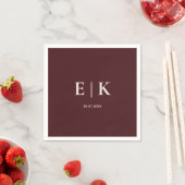 Serviette En Papier Burgundy & Ivory Simple Monogram Wedding (En situation)