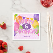 Serviette En Papier cadeau d'anniversaire rose biscuits avec ballons (En situation)