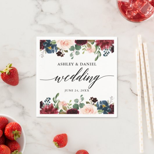 Serviette En Papier Calligraphie Burgundy Blue Floral Mariage (En situation)
