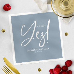 Serviette En Papier Calligraphie chic Elle a dit oui Fête de fiançaill