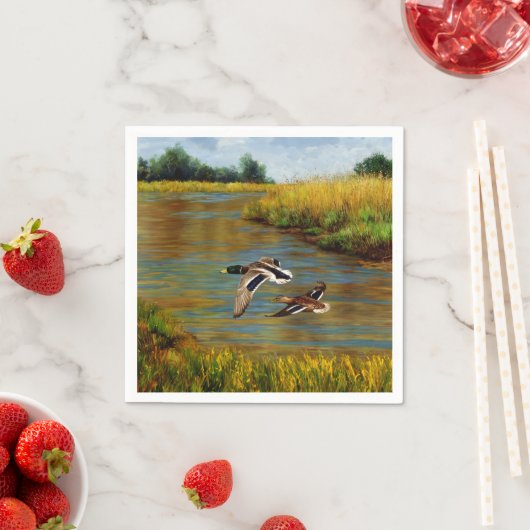 Serviette En Papier Canards-Majards Survolant L'Étang (En situation)