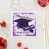 Serviette En Papier Casquette de graduation violette et serviettes de  (En situation)