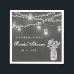 Serviette En Papier Chalkboard Mason Jar Lumières Fête des mariées Nap<br><div class="desc">Jolie chaîne de lumières de bocal de mason sur l'arrière - plan de tableau noir. Collection correspondante dans le magasin Little Bayleigh.</div>