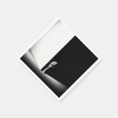 Serviette En Papier Chat Blanc Dans Les Ombres Noires (Coin)