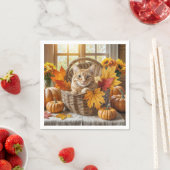 Serviette En Papier Chat de gingembre dans le panier d'automne (En situation)