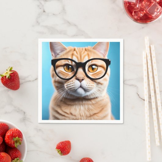 Serviette En Papier Chat-gingembre portant des lunettes (En situation)