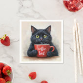 Serviette En Papier Chat Noir Avec Mug De Café Rouge (En situation)
