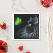 Serviette En Papier Chat noir fixant un papillon vert luminescent (En situation)