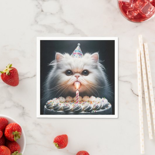 Serviette En Papier Chat perse avec gâteau d'anniversaire (En situation)