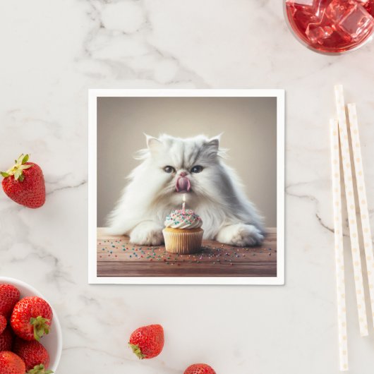 Serviette En Papier Chat perse lèche un gâteau d'anniversaire (En situation)