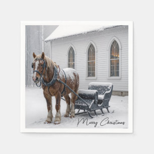 Serviette En Papier Cheval de Noël attelé à un traîneau près d'une cha