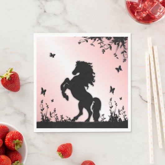 Serviette En Papier Cheval noir cabré rose (En situation)