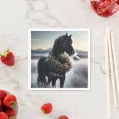 Serviette En Papier Cheval noir dans la neige avec couronne de Noël (En situation)