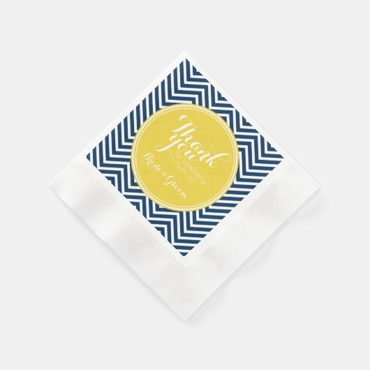 Serviette En Papier Chevrons bleu marine avec Monogramme jaune personn (Coin)