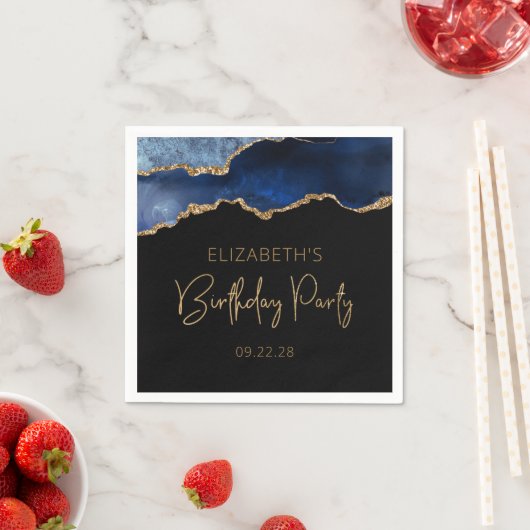 Serviette En Papier Chic Agate Geode Blue Gold fête d'anniversaire (En situation)