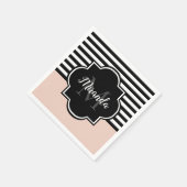 Serviette En Papier Chic rose et noir larges bandes Nom et monogramme (Coin)