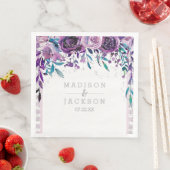 Serviette En Papier Chic violet floral et Mariage argenté (En situation)
