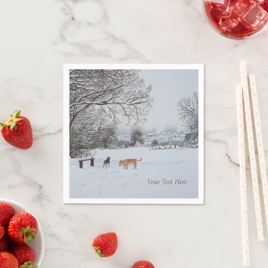 Serviette En Papier chiens jouant dans la scène de neige paysage saiso (En situation)