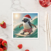 Serviette En Papier Christmas Penguin Surfing On an Ocean Wave (En situation)
