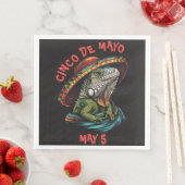Serviette En Papier Cinco de Mayo Iguana portant Sombrero & Serape (En situation)