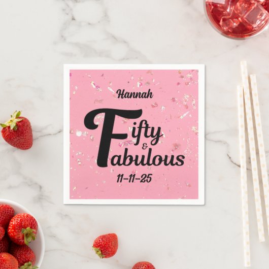 Serviette En Papier Cinquante et fabuleux Joyeux 50e anniversaire rose (En situation)