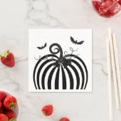 Serviette En Papier Citrouille noir blanc rayé et chauves-souris Hallo (En situation)