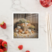 Serviette En Papier Citrouilles D'Automne Sur Un Hay Bale (En situation)