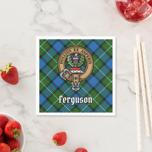 Serviette En Papier Clan Ferguson Crest sur Tartan (En situation)