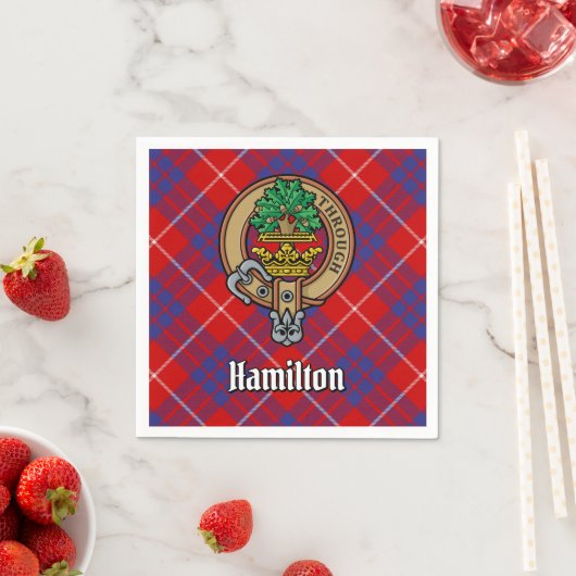 Serviette En Papier Clan Hamilton Crest sur Red Tartan (En situation)