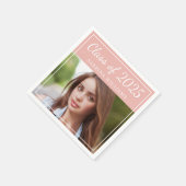 Serviette En Papier Classe de 2025 Blush Pink Graduation Party Photo (Coin)