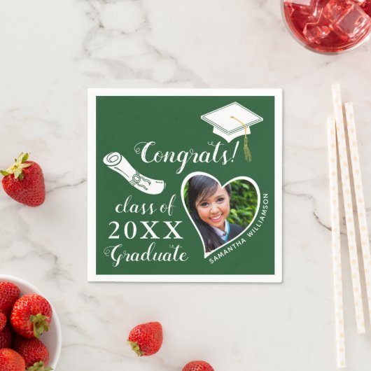 Serviette En Papier Classe verte et blanche de 2025 Félicats Graduatio (En situation)