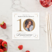 Serviette En Papier Classy 10th Anniversary Calligraphie Or blanc (En situation)