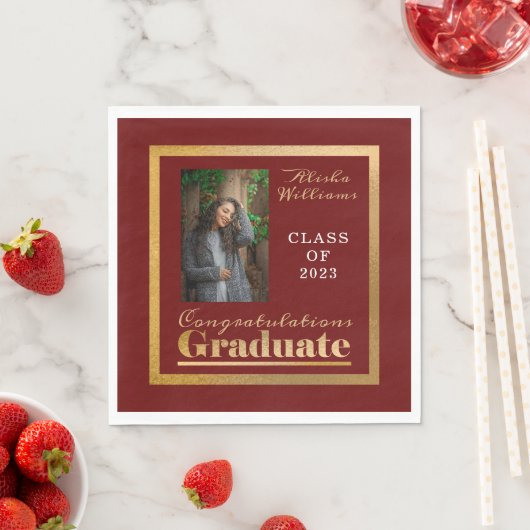 Serviette En Papier Classy Elegant Gold Text Graduate Photo (En situation)
