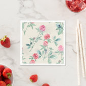 Serviette En Papier Clover, shamrock sur beige. (En situation)