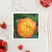 Serviette En Papier Cocktail rose standard à fleur Napkin (En situation)