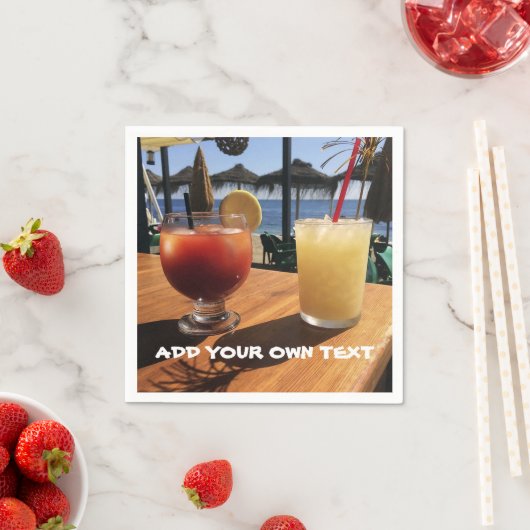 Serviette En Papier Cocktails by the Sea Custom Text (En situation)