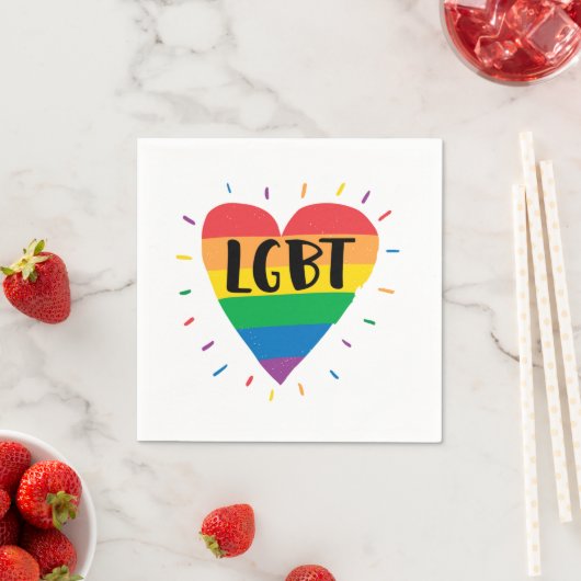 Serviette En Papier Coeur arc-en-ciel LGBT (En situation)