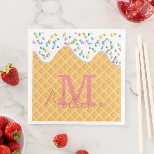 Serviette En Papier Cône De Crème De Glace Avec Vanille Frosting & Spr (En situation)