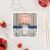 Serviette En Papier Coral Navy bleu Monogramme Hydrangea Mason Jar (En situation)
