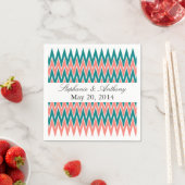 Serviette En Papier Coral rose et Turquoise Mariage Zigzag (En situation)