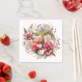 Serviette En Papier Couronnes de Noël, fleurs rouges et baies (En situation)