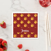 Serviette En Papier Couronnes sur rouge (En situation)