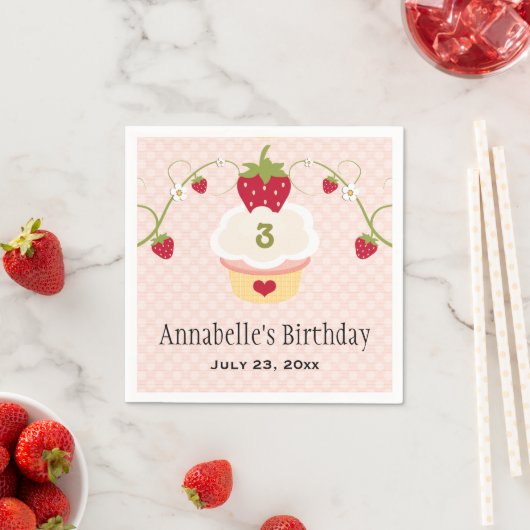 Serviette En Papier Cupcake aux fraises roses fête d'anniversaire n'im (En situation)