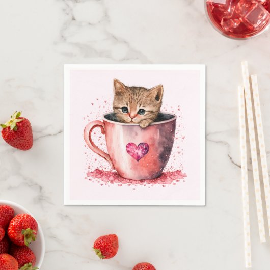 Serviette En Papier Cute Kitten dans un Teacup avec les coeurs (En situation)