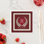 Serviette En Papier Damas Velours Rouge Avec Cadre Perle (En situation)