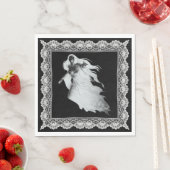 Serviette En Papier Dame En Fantôme Blanc Avec Dentelle Halloween (En situation)