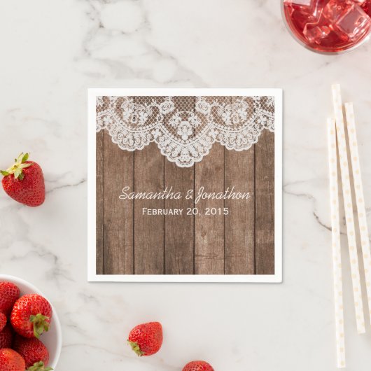 Serviette En Papier Dentelle blanche rustique et Mariage en bois (En situation)